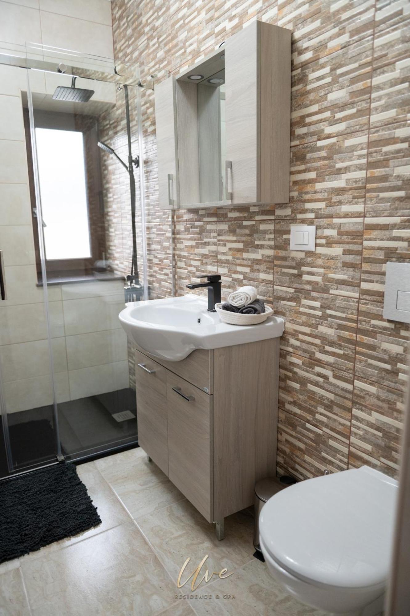Uve Residence & Spa Piatra Neamţ Exterior foto