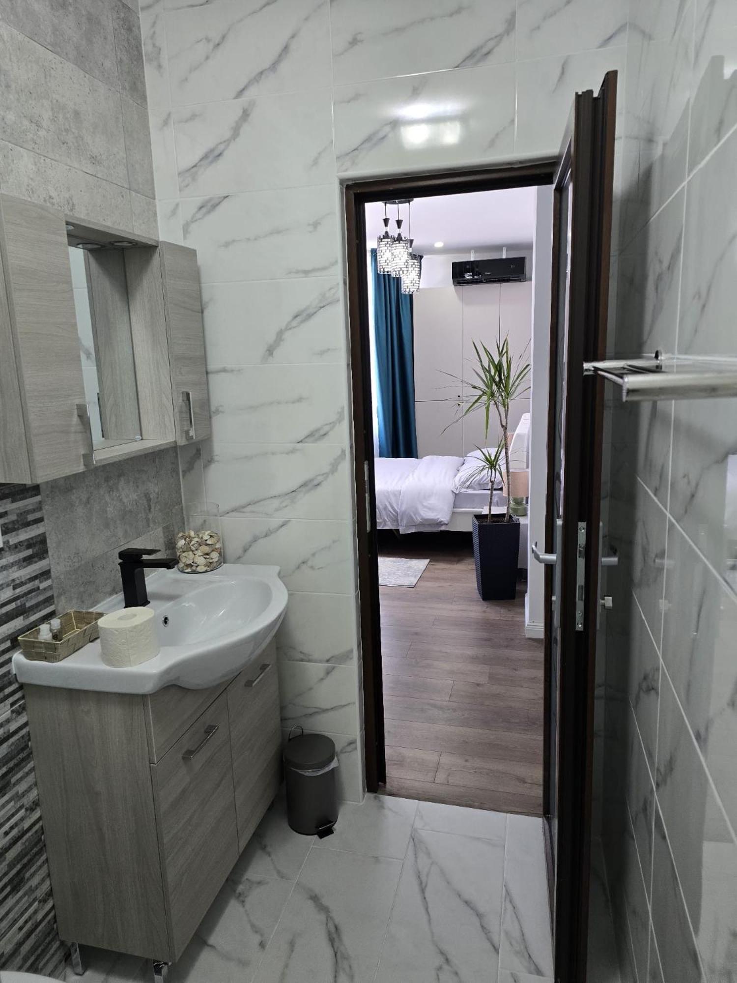 Uve Residence & Spa Piatra Neamţ Exterior foto