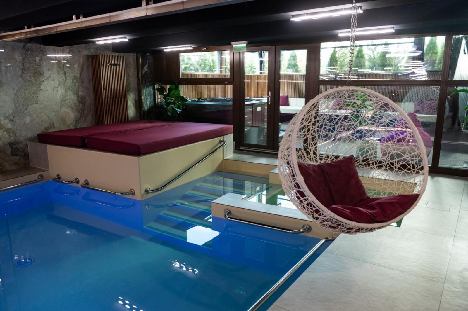 Uve Residence & Spa Piatra Neamţ Exterior foto