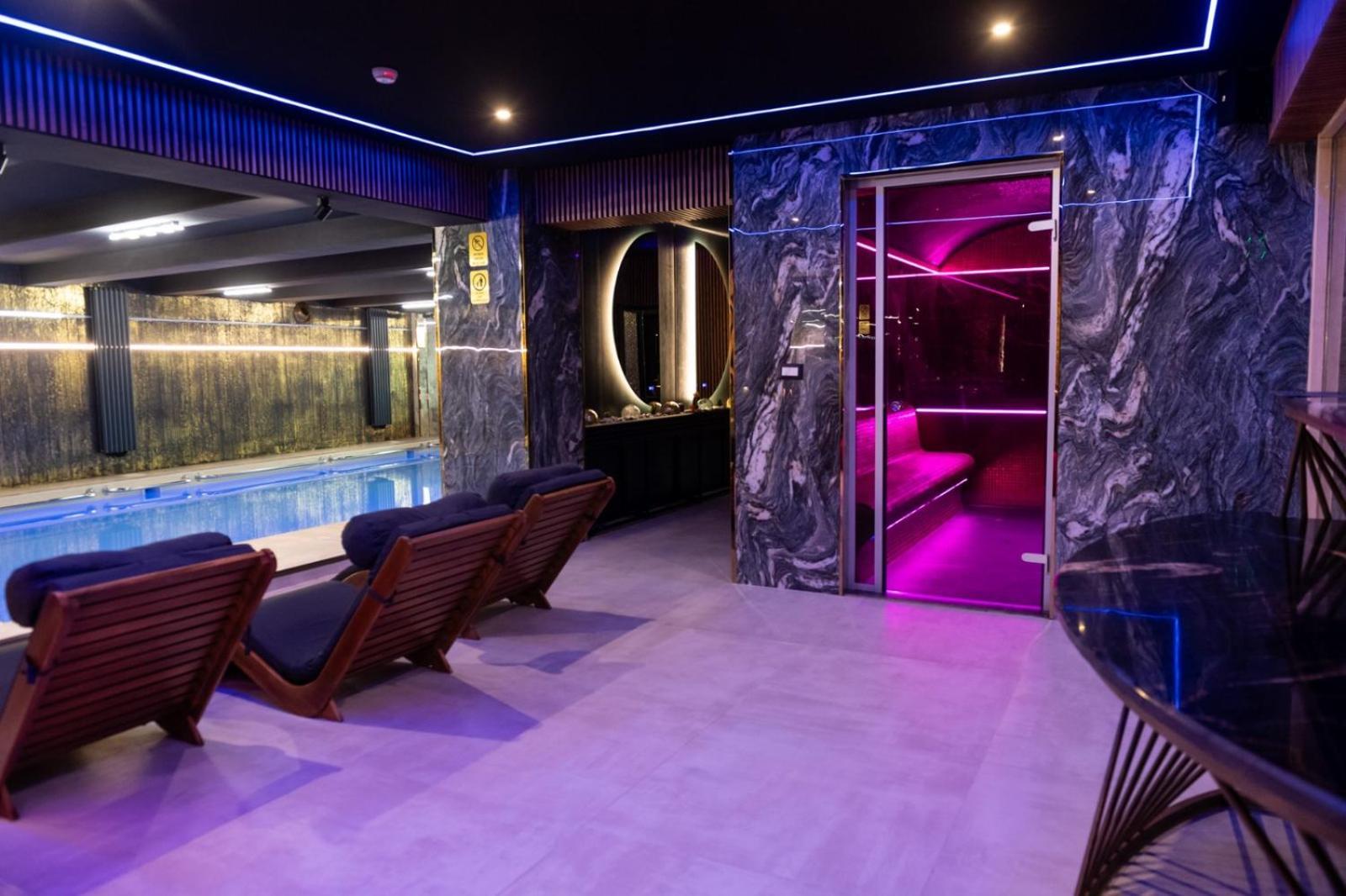 Uve Residence & Spa Piatra Neamţ Exterior foto