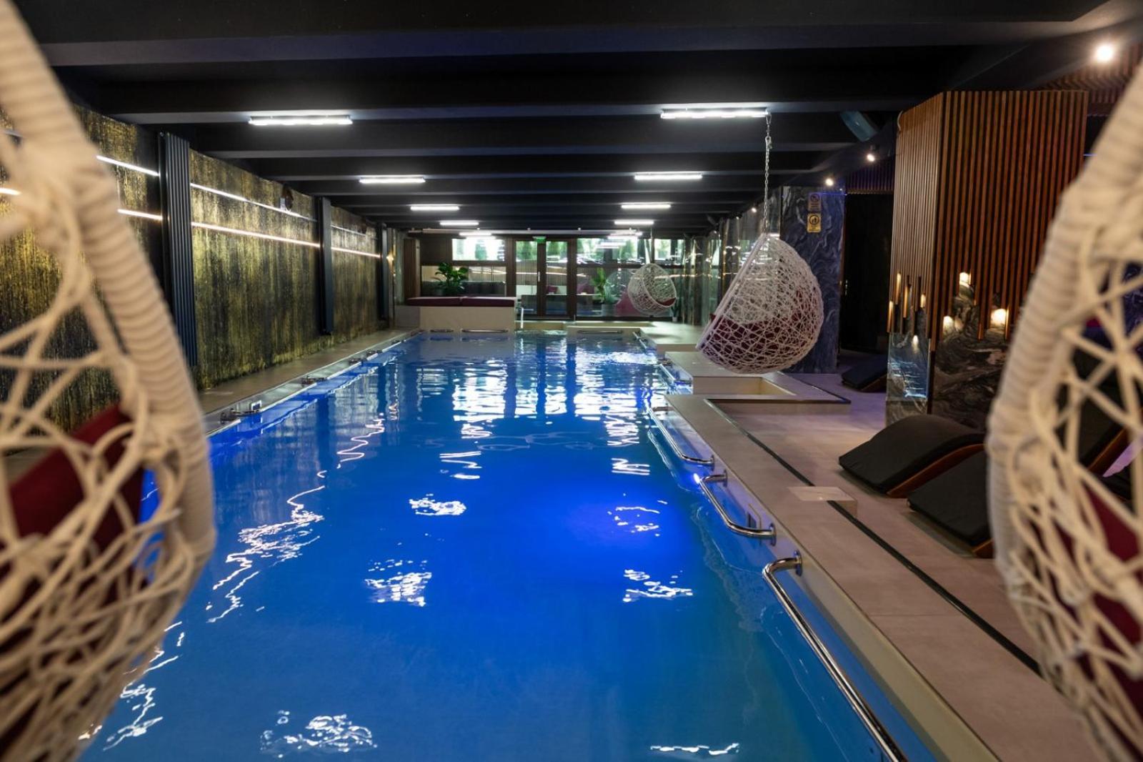 Uve Residence & Spa Piatra Neamţ Exterior foto