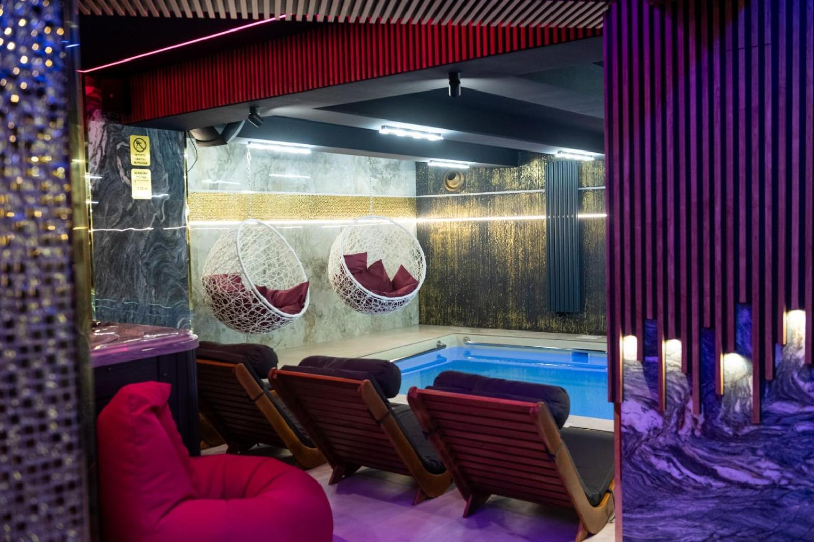 Uve Residence & Spa Piatra Neamţ Exterior foto