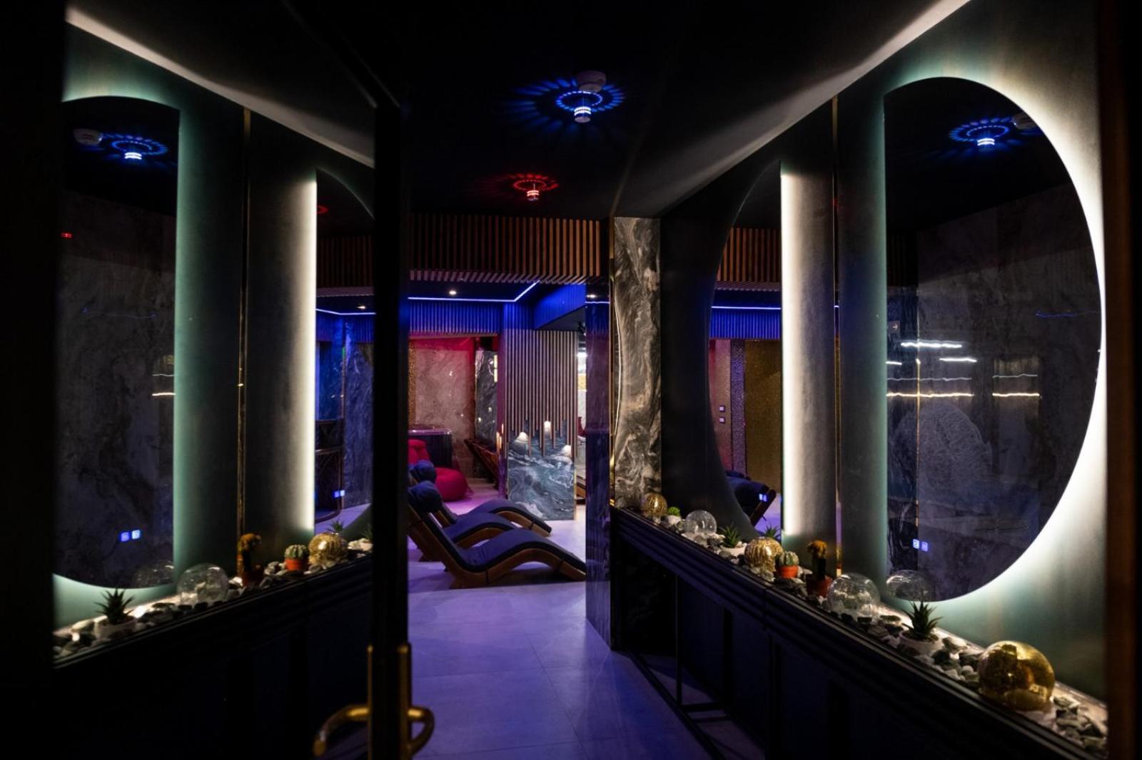 Uve Residence & Spa Piatra Neamţ Cameră foto