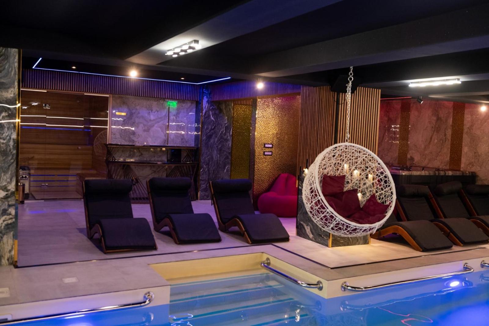 Uve Residence & Spa Piatra Neamţ Exterior foto